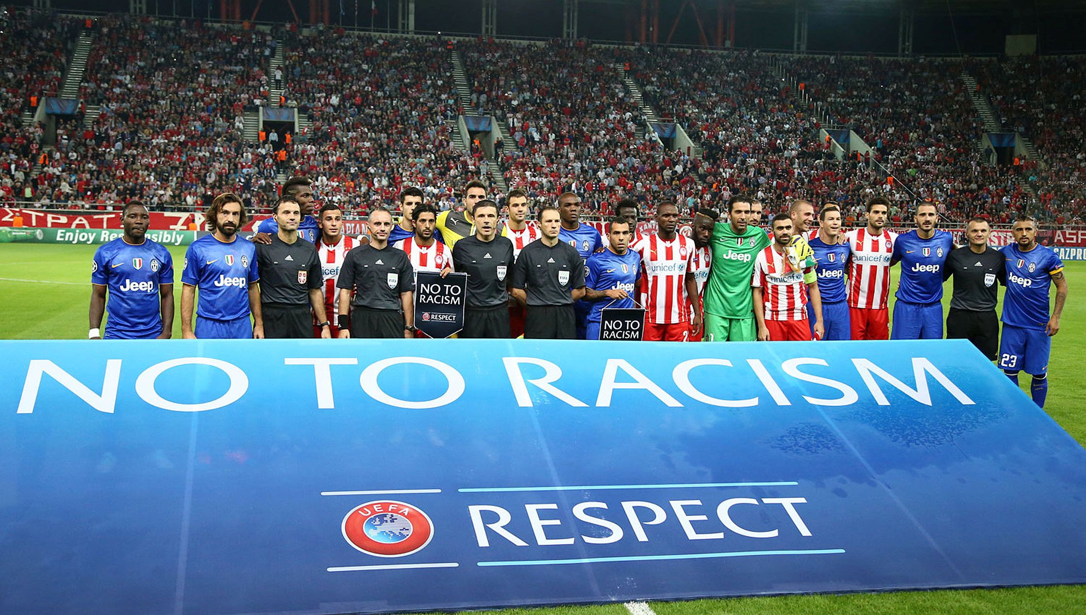 Федерация уефа. Нет расизму в футболе. No to racism футбол. ФИФА И УЕФА. УЕФА нет расизму.