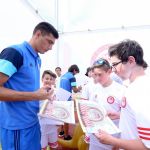 Δίπλα.. στα είδωλα τους τα παιδιά από την Αυστραλία!