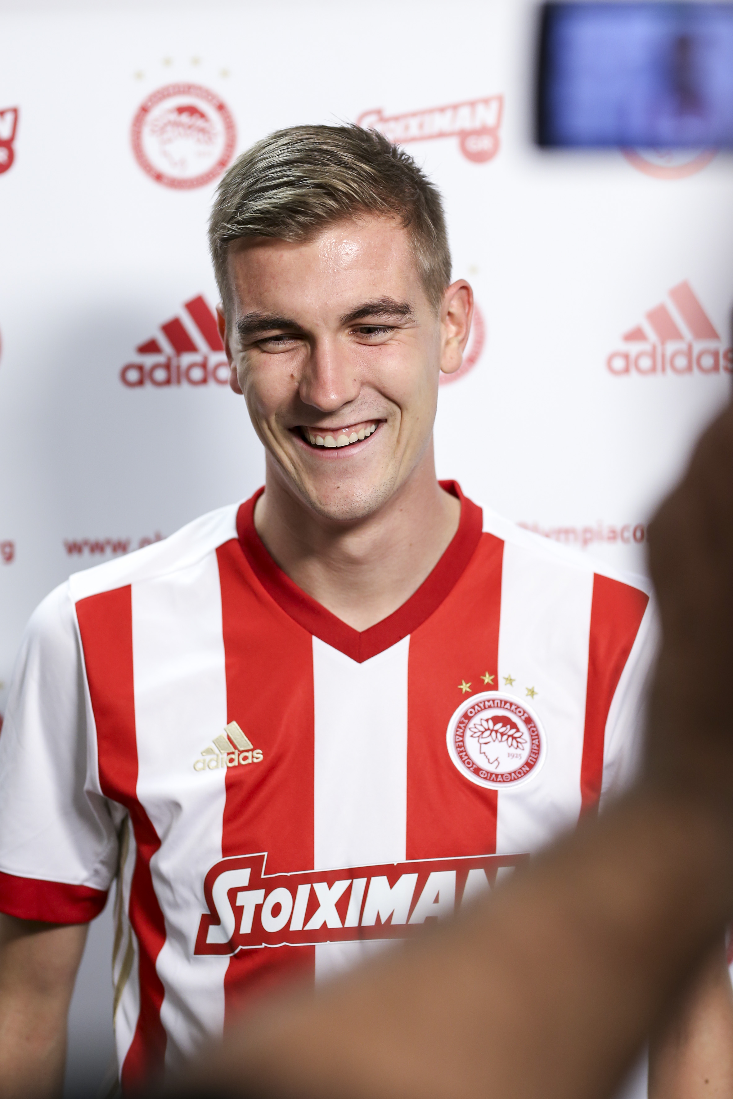 Photoreportage du transfert d' Björn Engels à l'Olympiacos ΟΛΥΜΠΙΑΚΟΣ