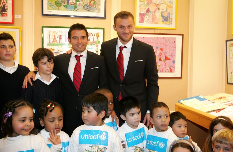 ¡El Olympiacos y Unicef premian a los niños!