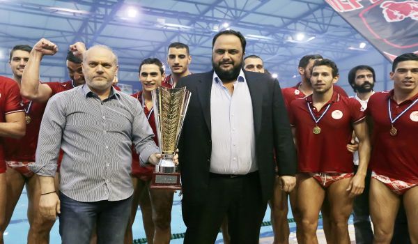 Έτσι γιορτάζει η οικογένεια του Ολυμπιακού!