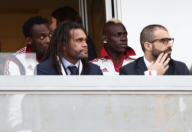 Balotelli – Essien hanging out in Olympiacos box
