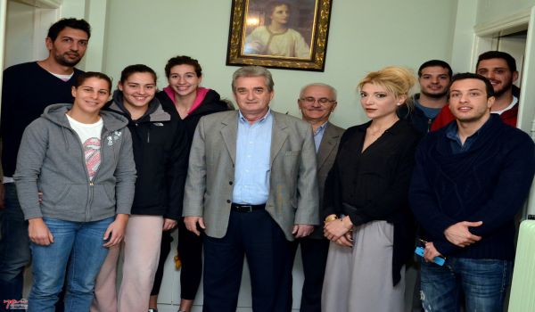 Μη σταματάς, να βοηθάς!