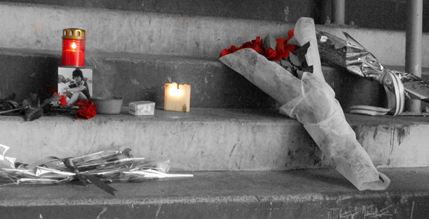 ΘΥΡΑ 7 – 8 ΦΕΒΡΟΥΑΡΙΟΥ 1981