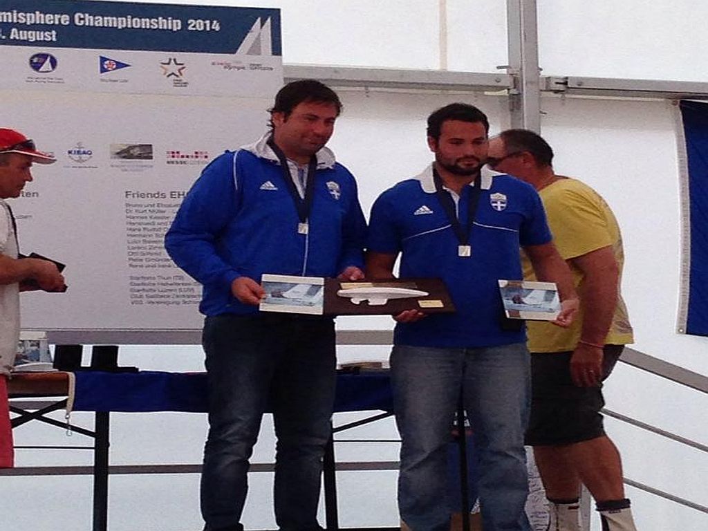 Στο βάθρο ο Αιμίλιος!