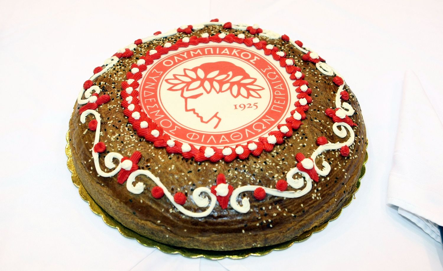 Η κοπή της Πρωτοχρονιάτικης πίτας