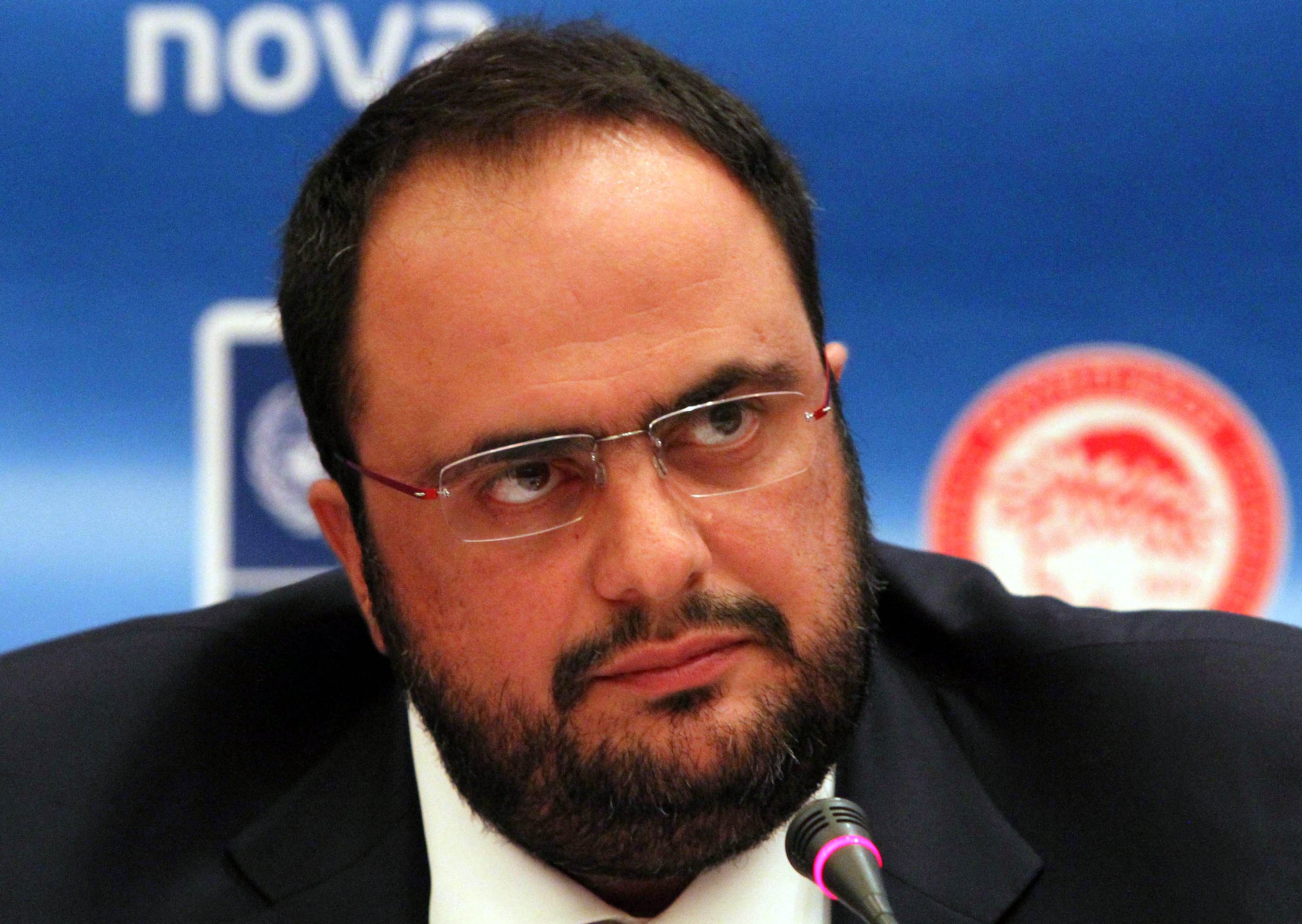 Ο Π.Σ.ΑΤ. βράβευσε τον κ. Β. Μαρινάκη και τον Κρ. Καρεμπέ