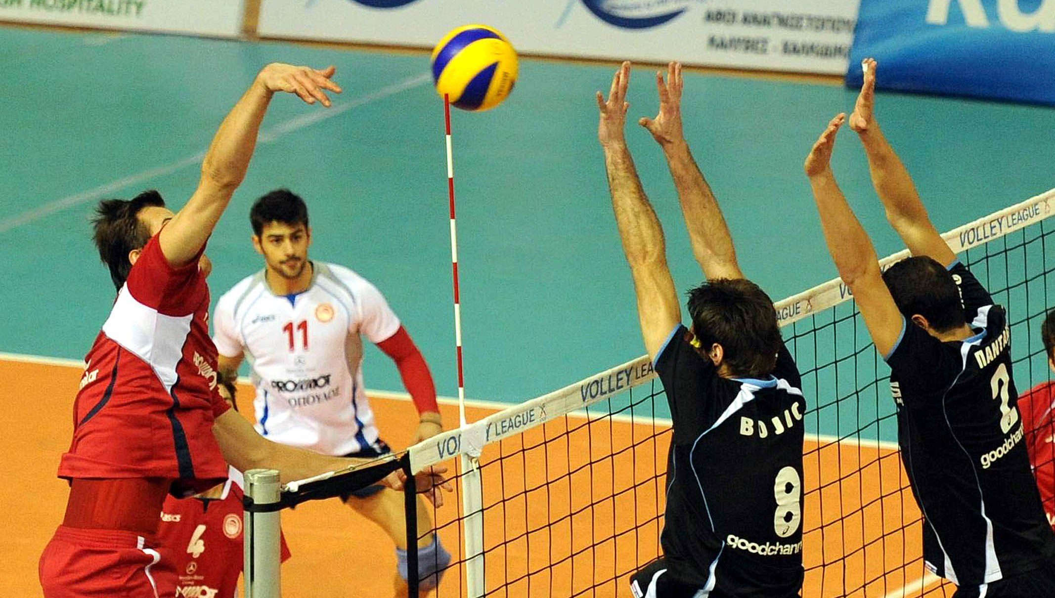 Π.Α.Ο.Κ. – Ολυμπιακός 0-3 σετ