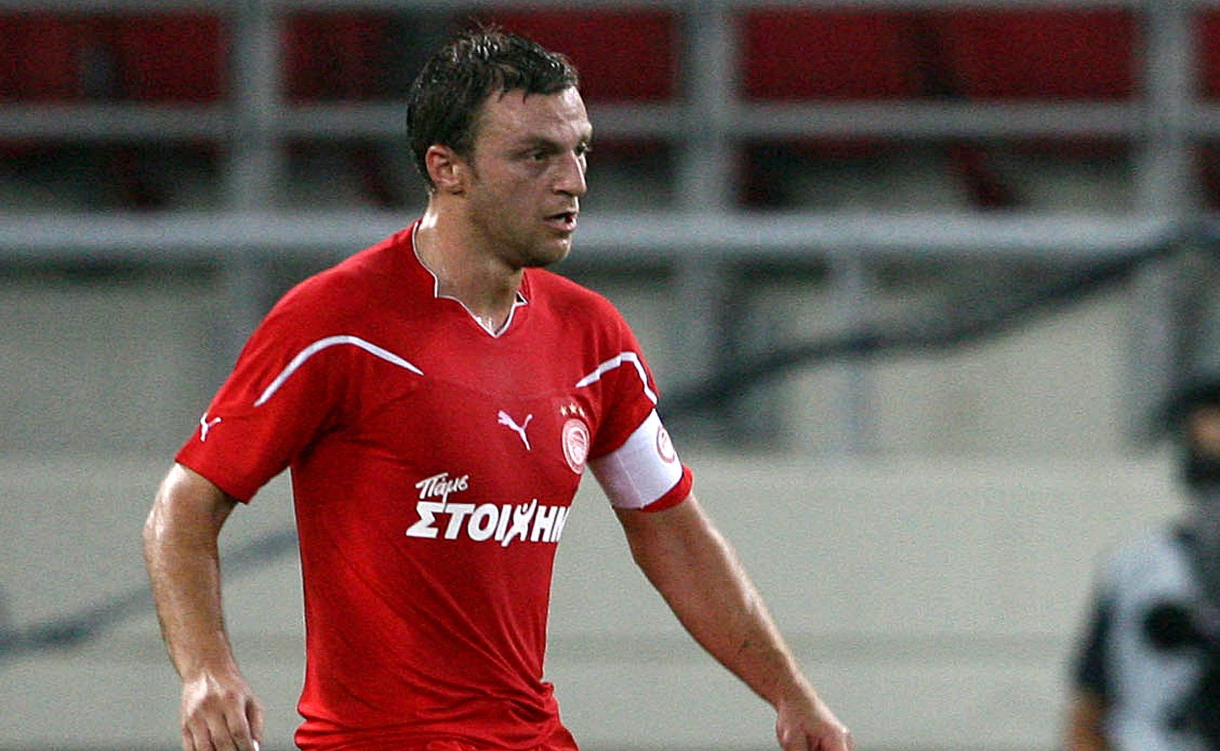 Olympiacos Captain Avraam signs contract extension