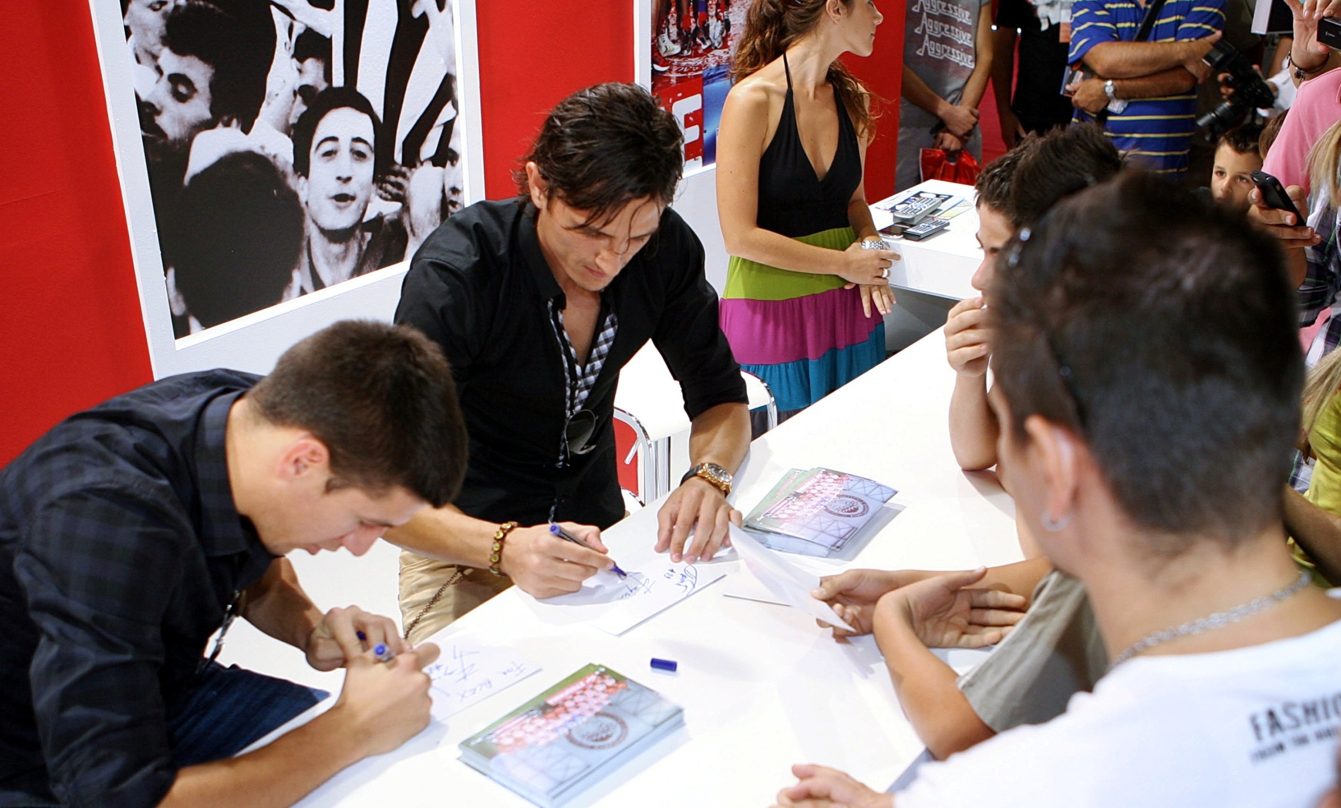 Φέισα και Γκρμπιτς στο περίπτερο του Ολυμπιακού στην έκθεση αθλητισμού