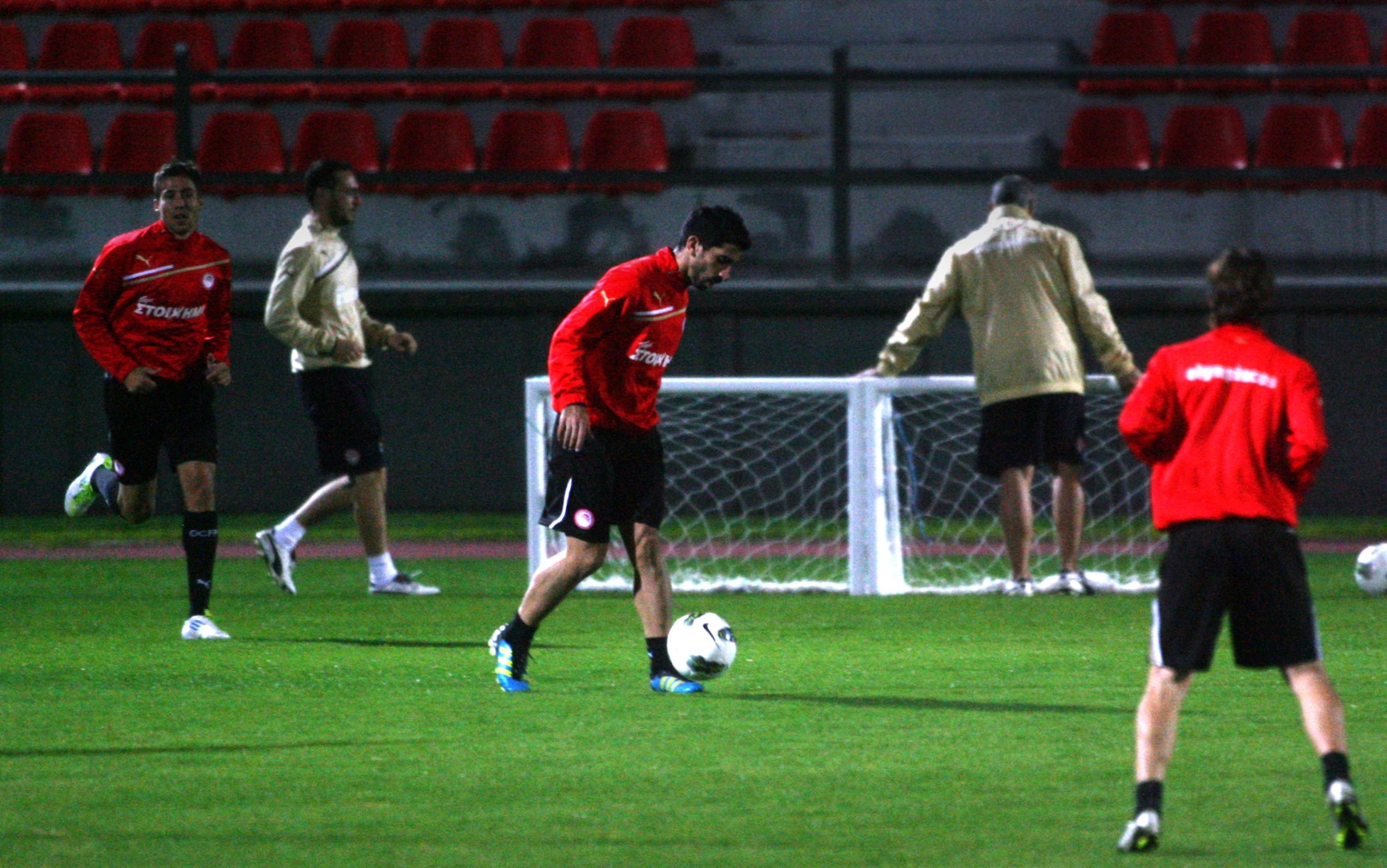 El equipo aumenta la intensidad en su preparación
