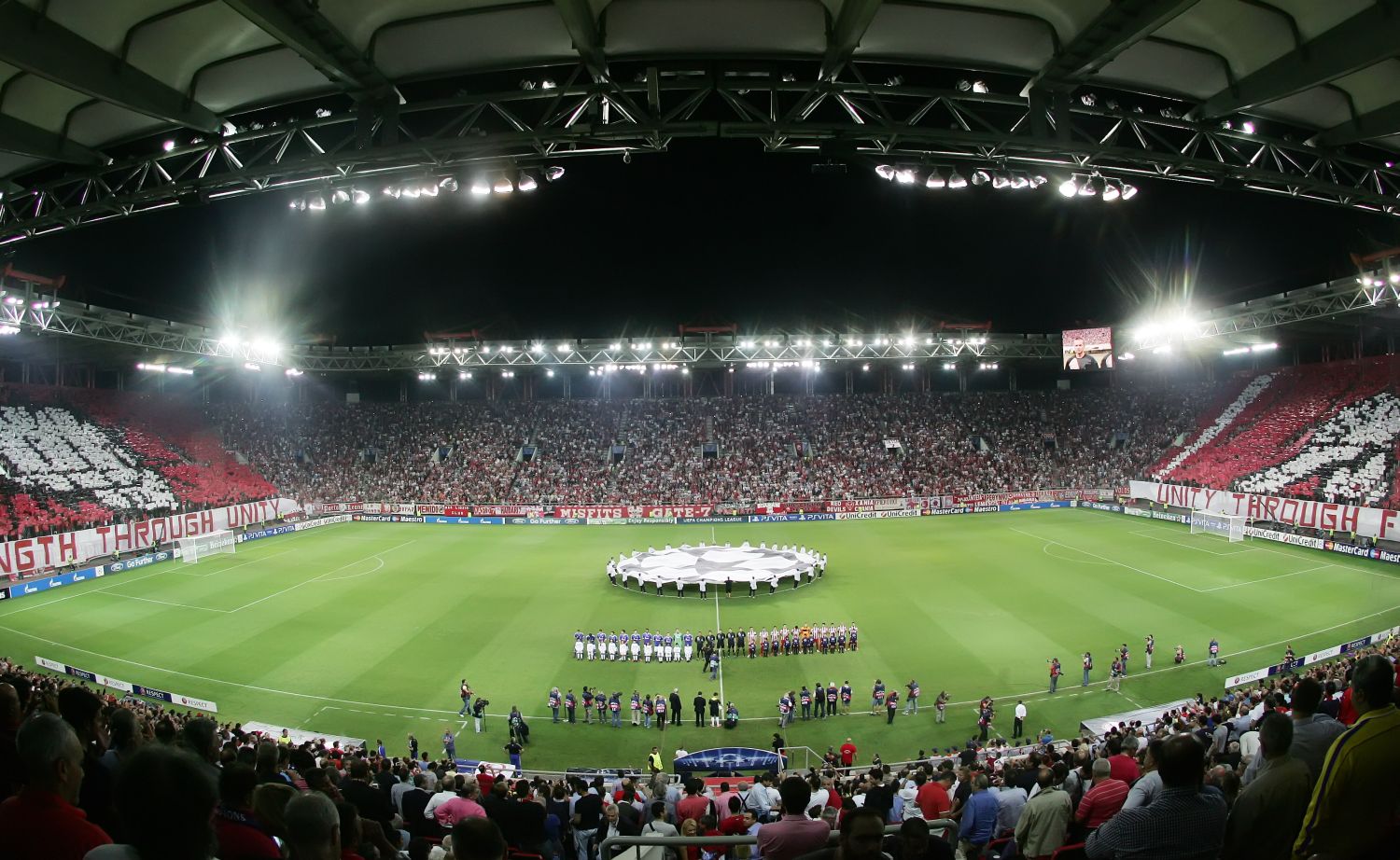 Εισιτήρια και διαπιστεύσεις για τους Νέους