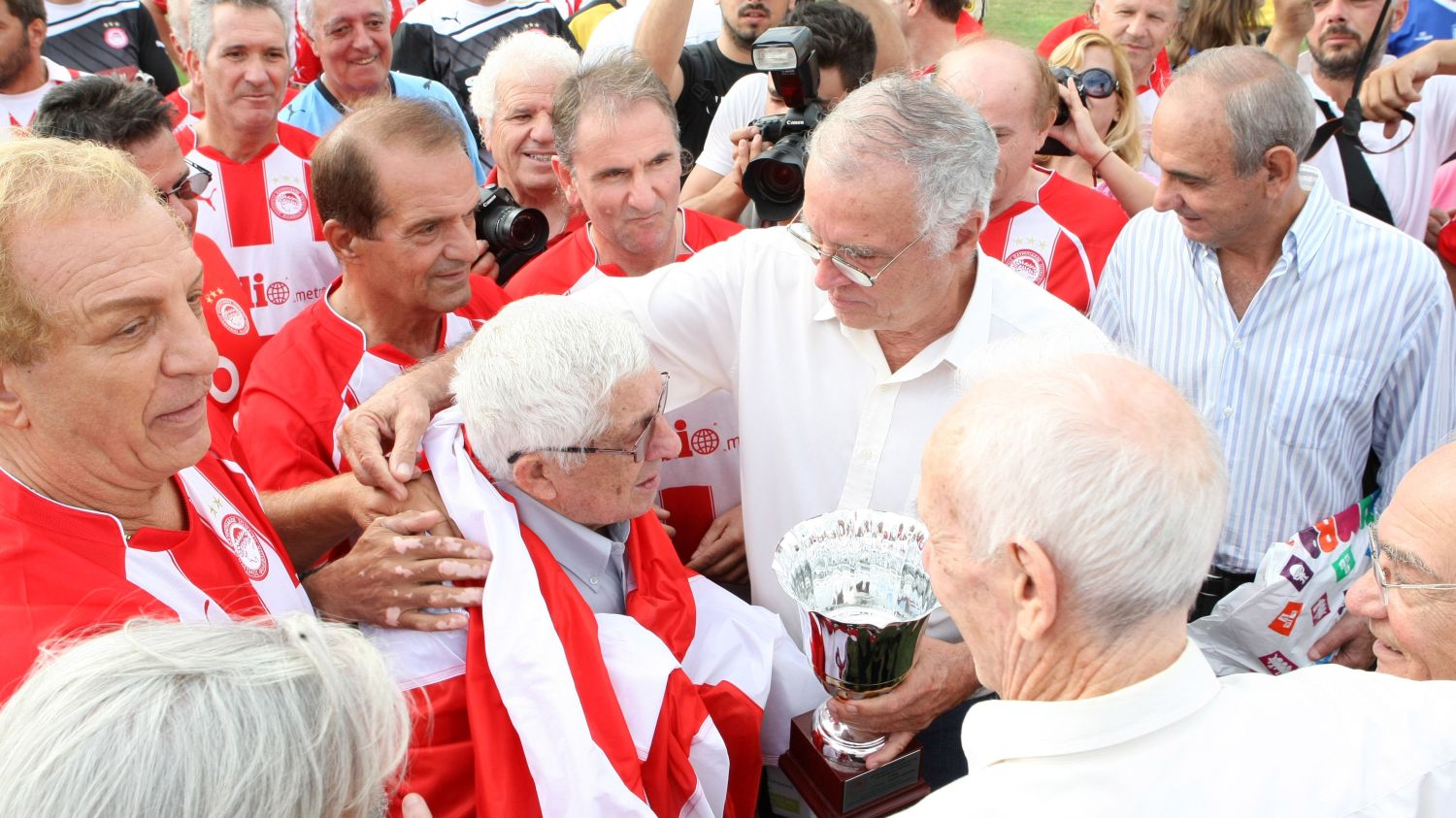 Τίμησαν τον θρυλικό Μπέμπη!