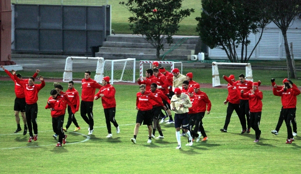 Primera sesión preparatoria para el partido contra el Olympique Marseille