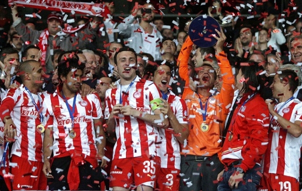 Felicitaciones por parte de Bayern, Milan y APOEL