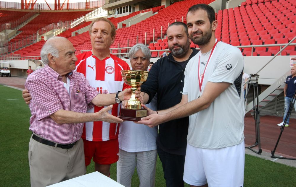 «Μία οικογένεια»