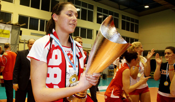 Παραμένει στον Θρύλο η Δήμητρα Γιακουμή