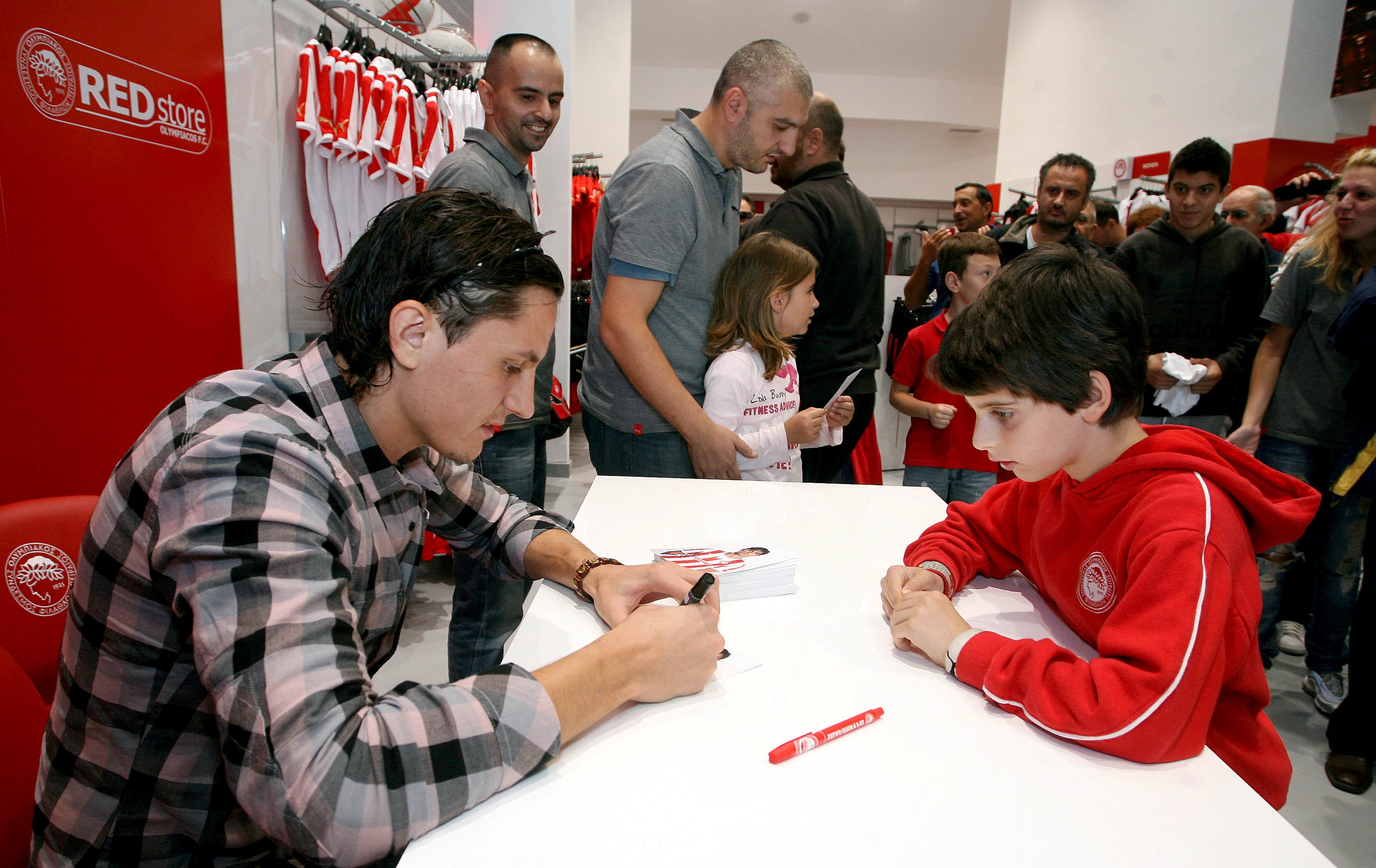 Ο Λιούμπομιρ Φέισα στο RED STORE το Σάββατο 7/1 στις 12:00
