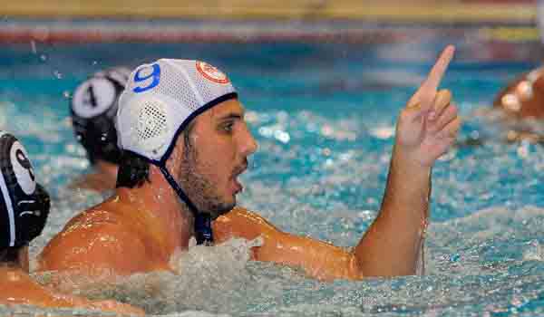 Νίκη στα Χανιά και μόνος πρώτος ο Θρύλος