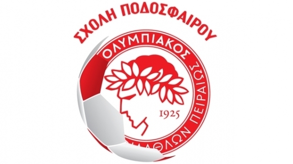 La nueva Escuela oficial de Fútbol del OLYMPIACOS en Andros