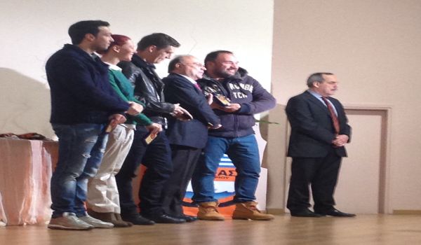 Τιμή για τους Παγκόσμιους!