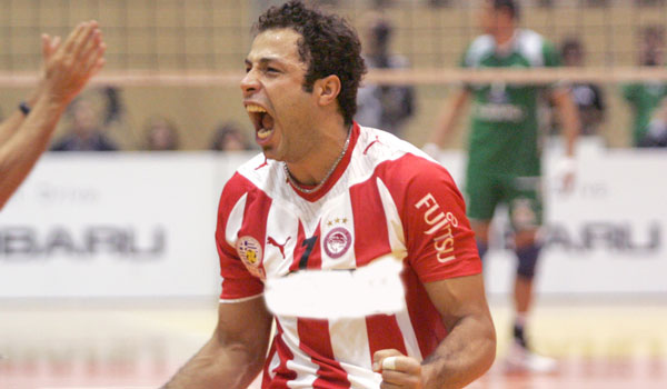 Ξανά στα ερυθρόλευκα ο Καλντέιρα