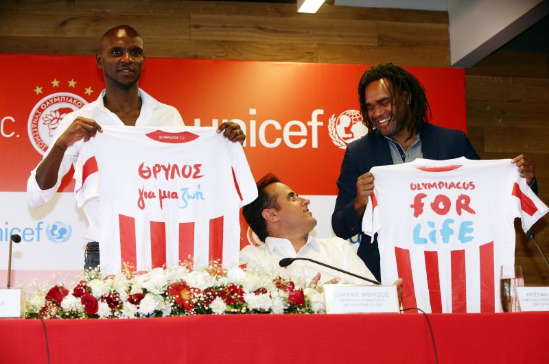 Get dressed in “Olympiacos for life” style!
