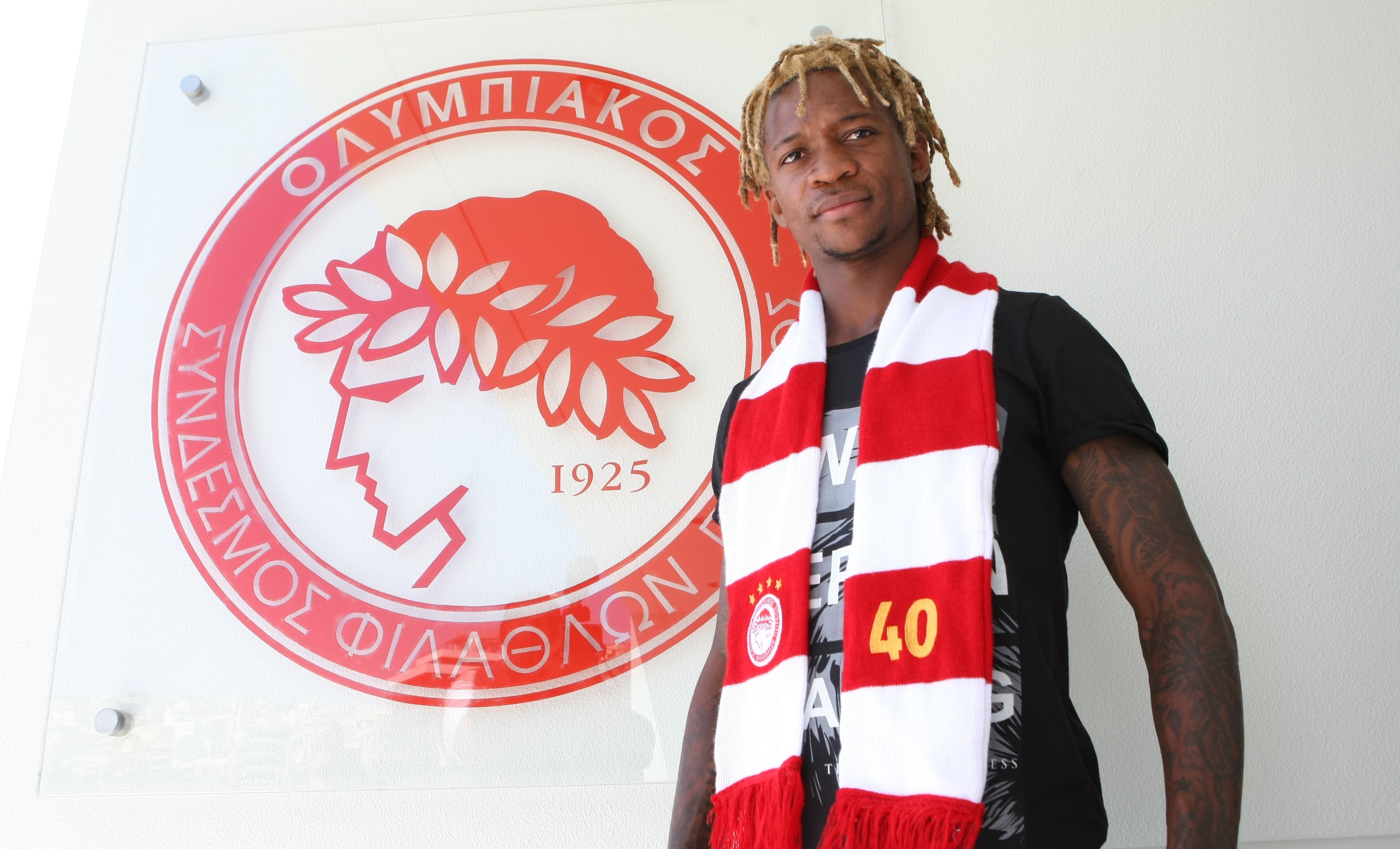 Ο Γκαετάν Μπονγκ στο Olympiacos TV