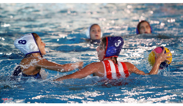 Σάρωσε η ομάδα πόλο νέων γυναικών