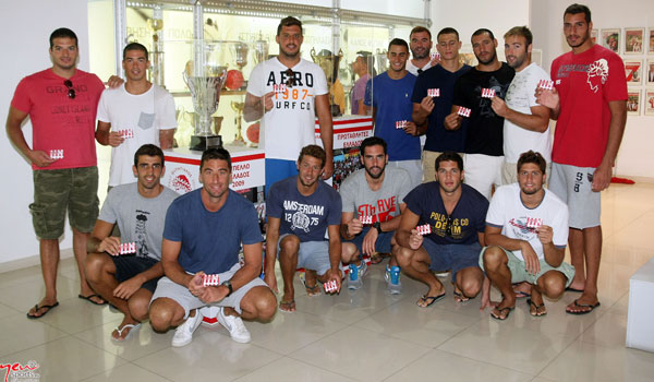 Την κάρτα «Φίλαθλος του Ολυμπιακού» πήραν οι πολίστες