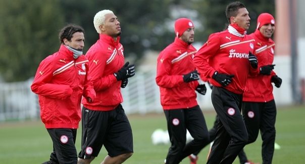 Empieza la preparación para el partido contra el A.E.K.