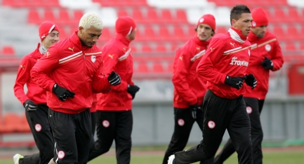 Το μεγαλύτερο μέρος με ομάδα ο Τζιμπούρ – Πρώτη προπόνηση για Κόλιν Καζίμ Ρίτσαρντς