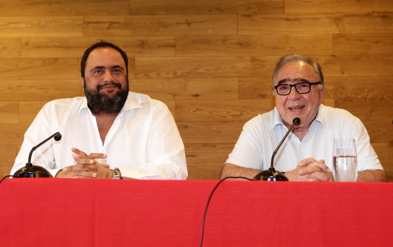 Μια οικογένεια, μια γροθιά