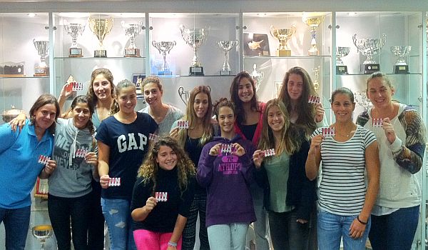 Την κάρτα  “Φίλαθλος του Ολυμπιακού” απέκτησαν οι πολίστριες