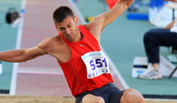 Πρωταθλητής Ελλάδας στο στίβο Ανδρών ο Θρύλος