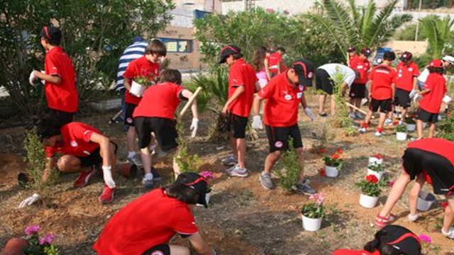 Olympiacos F.C. helps protect the environment