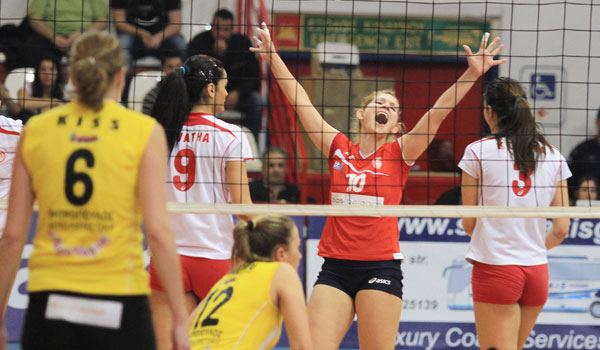 Στον τελικό με θρίαμβο οι ερυθρόλευκες