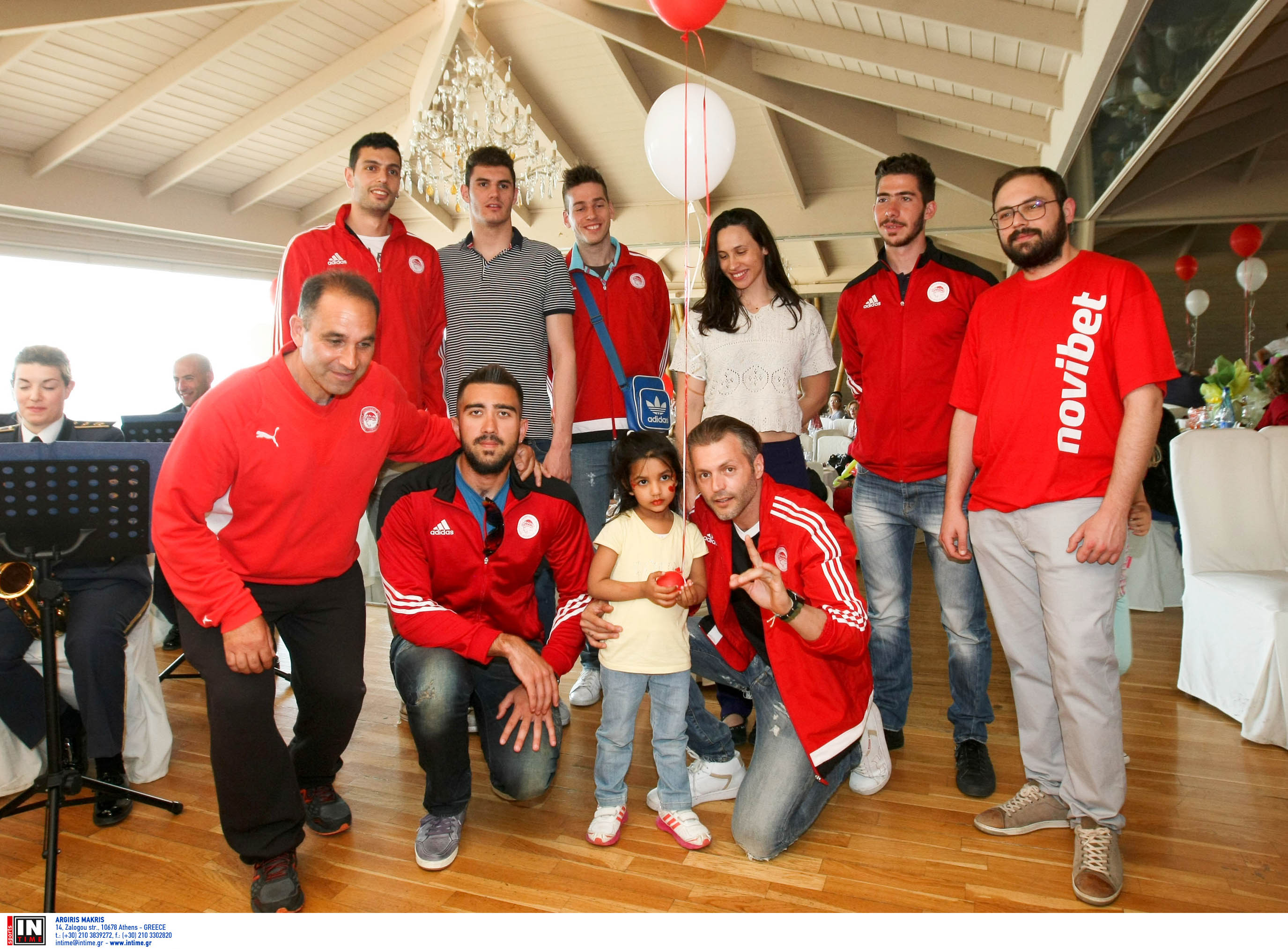 Μοίρασαν δώρα και χαρά!