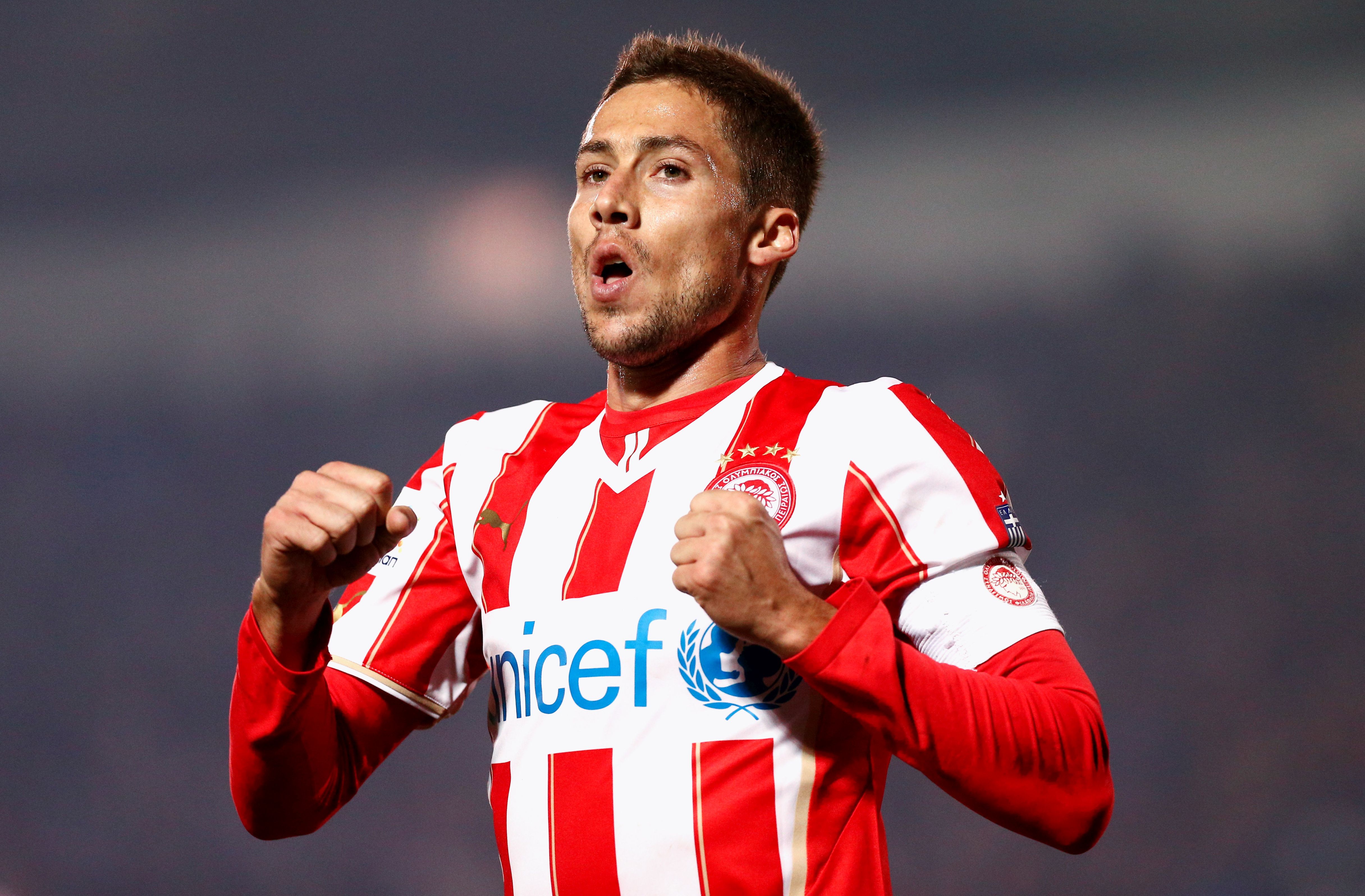 Ανανέωση συνεργασίας με Φουστέρ