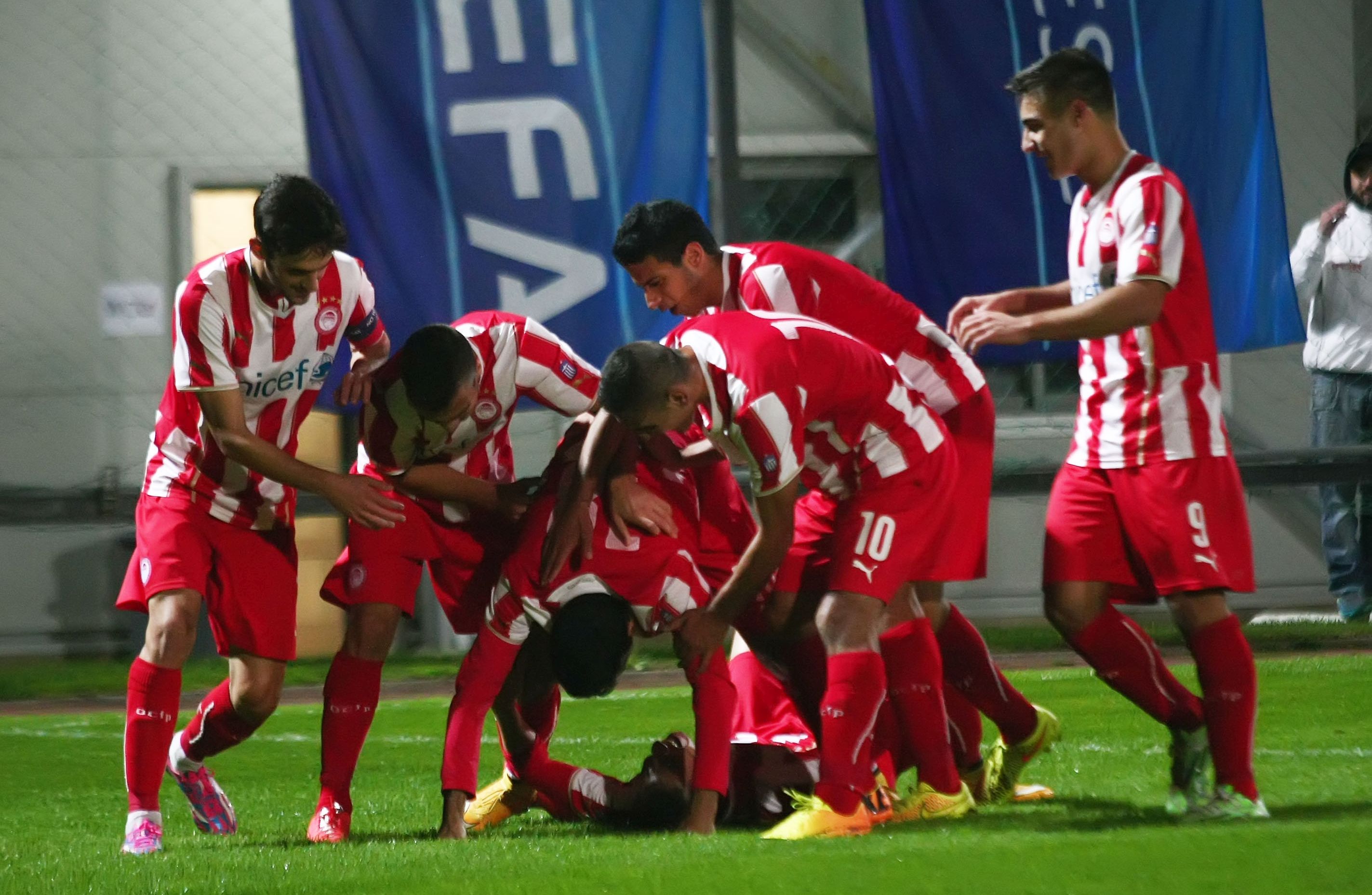 Συγχαρητήρια του Προέδρου στην ομάδα Νέων