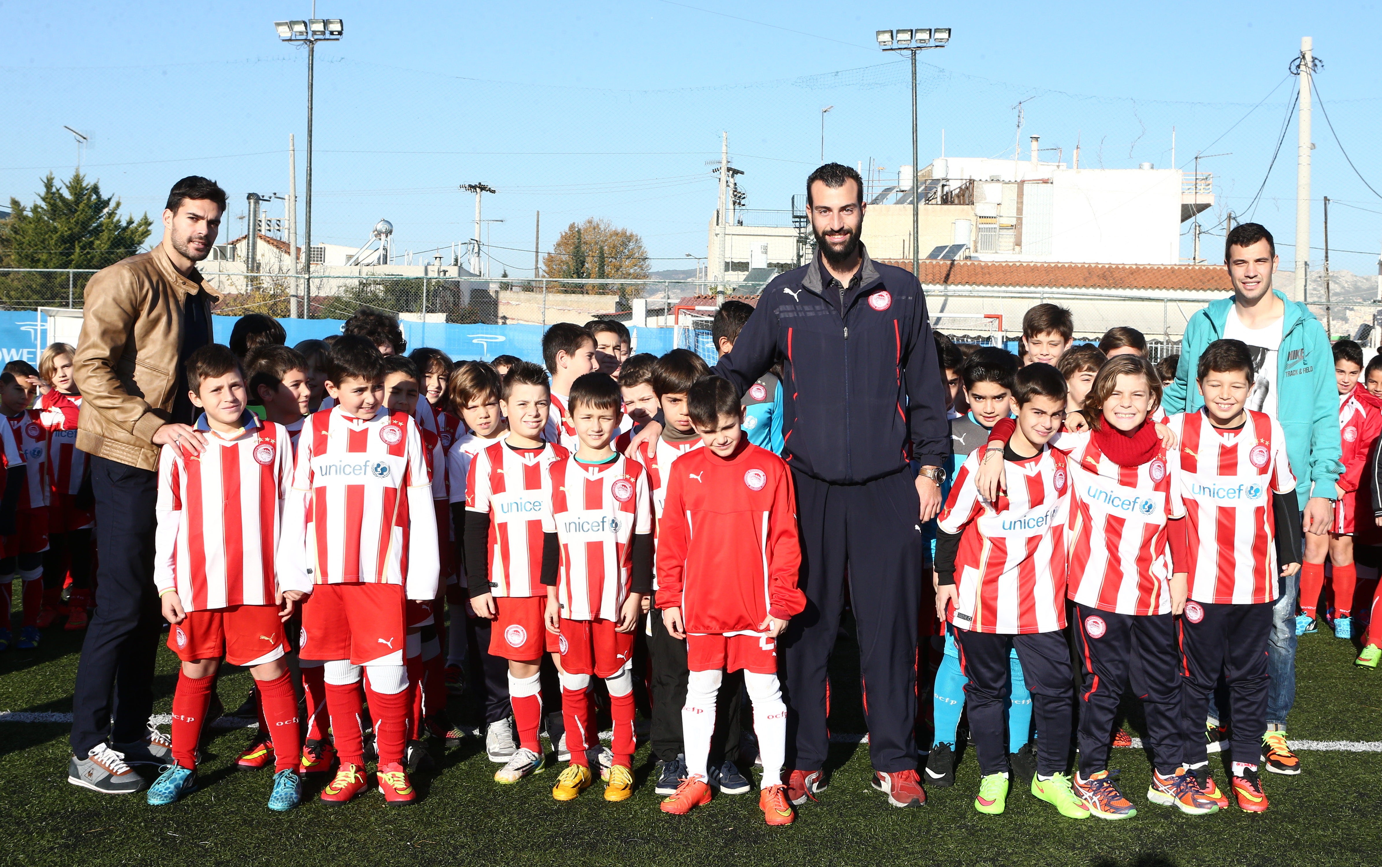 Έκοψαν την πρωτοχρονιάτικη πίτα οι κεντρικές μας σχολές