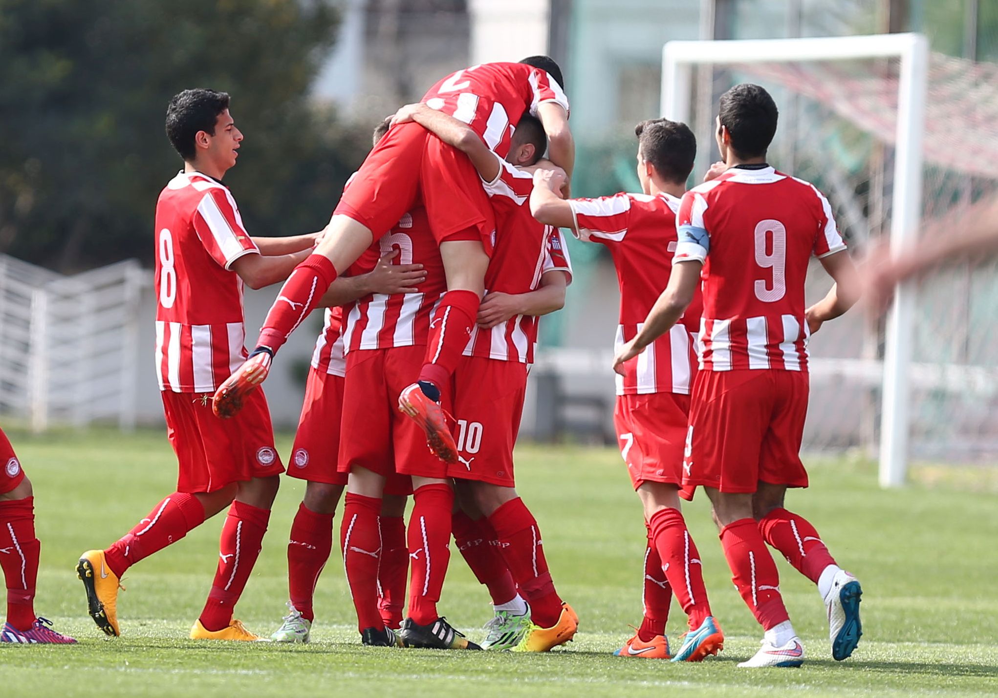 Δράση στα πρωταθλήματα της Super League