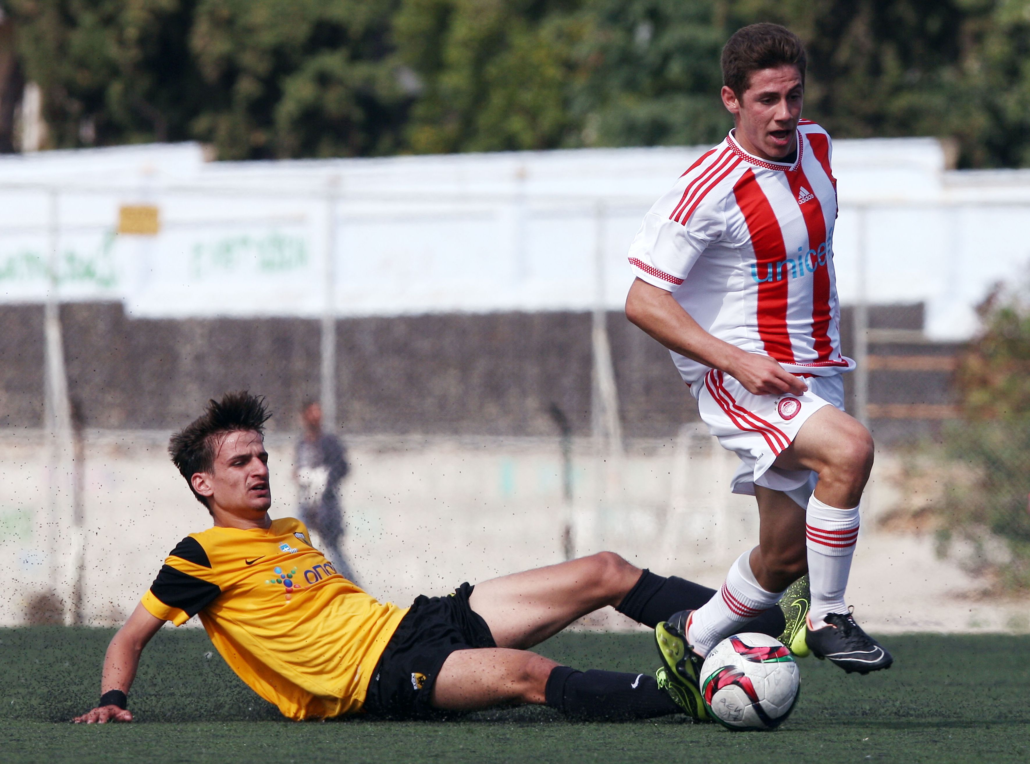 Κ-17: ΑΕΚ-Ολυμπιακός 1-2