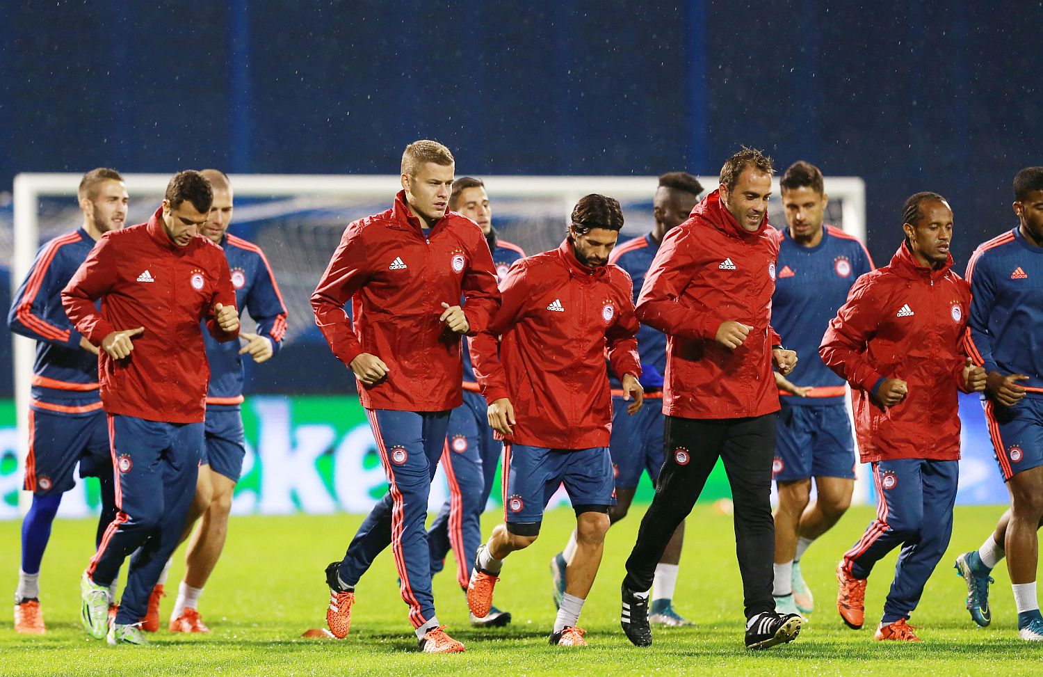 Υπό βροχή η προπόνηση στο Maksimir