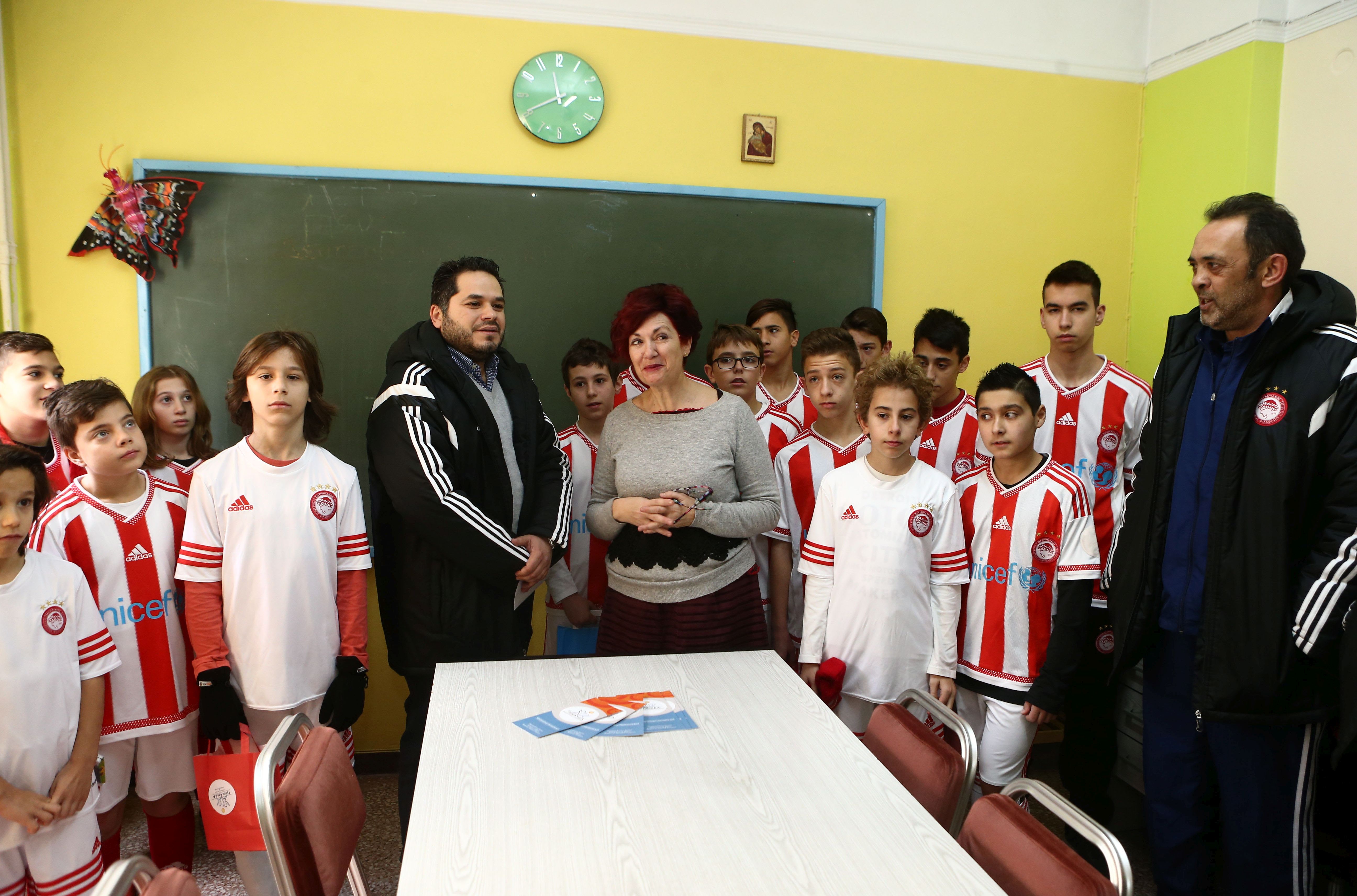 Επίσκεψη αγάπης των Κεντρικών Σχολών στην ΠΕΚ ΑΜΕΑ