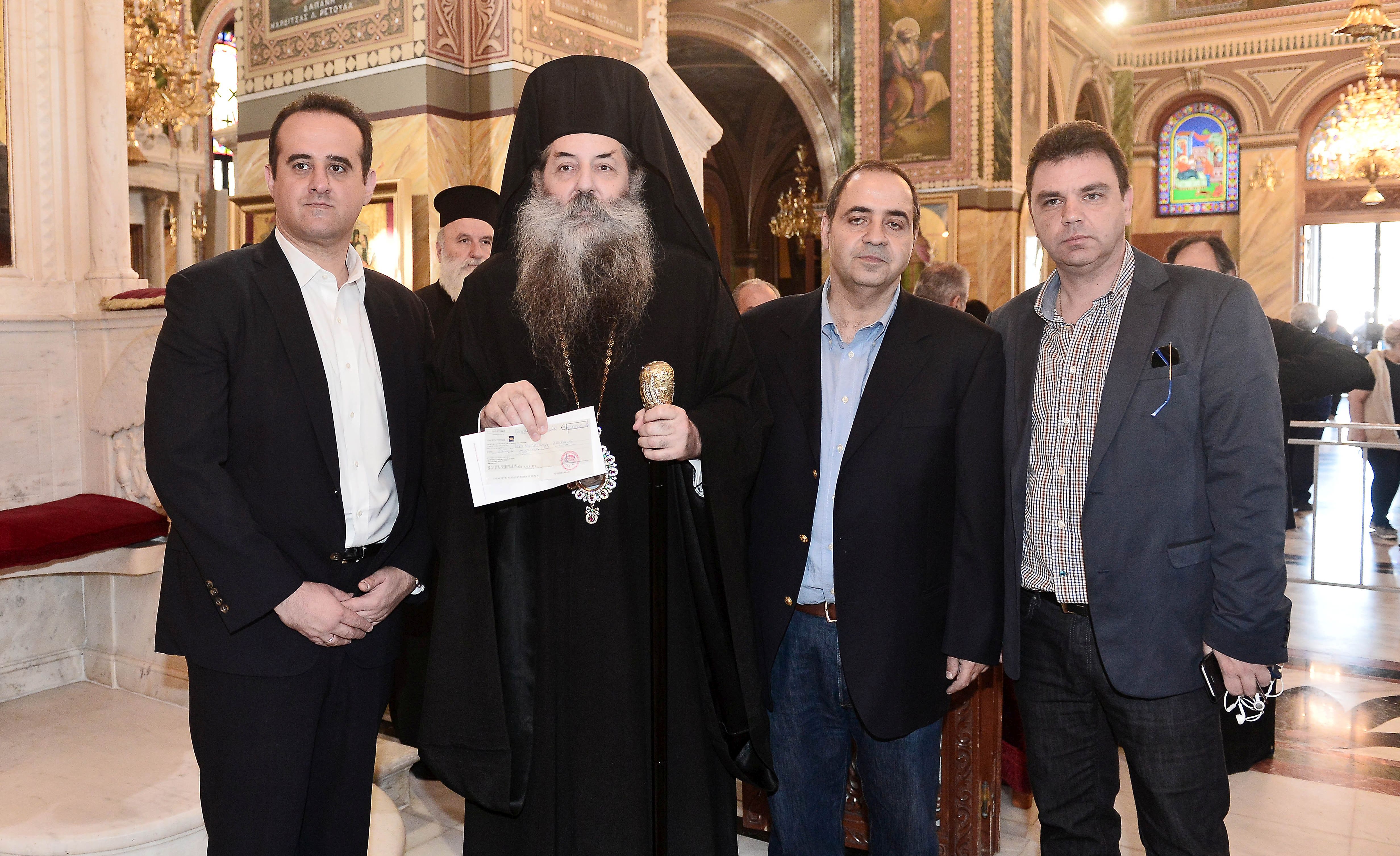 Ο Ολυμπιακός δίπλα στους πολίτες του Πειραιά