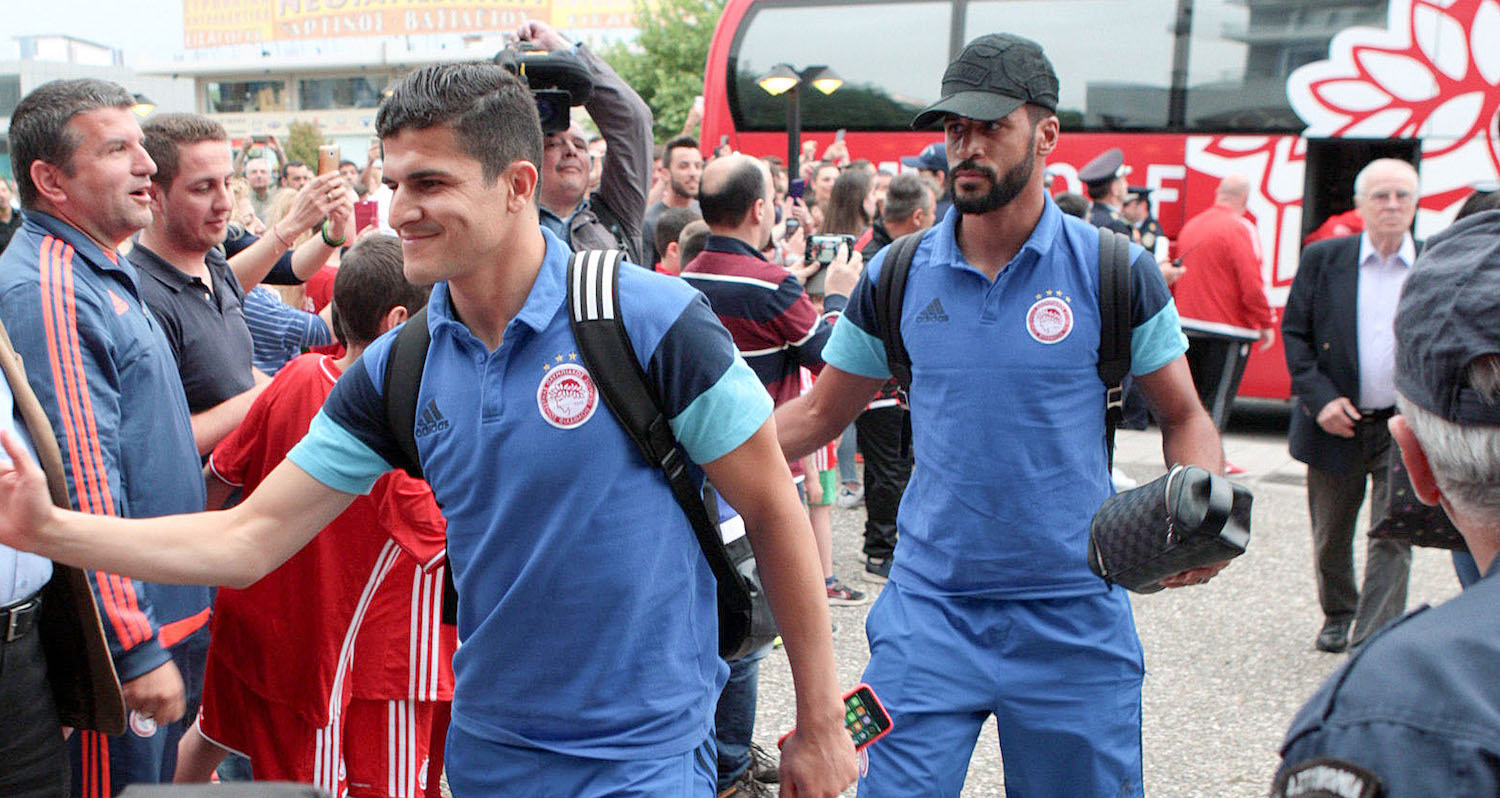 Κατακόκκινο το Αγρίνιο!