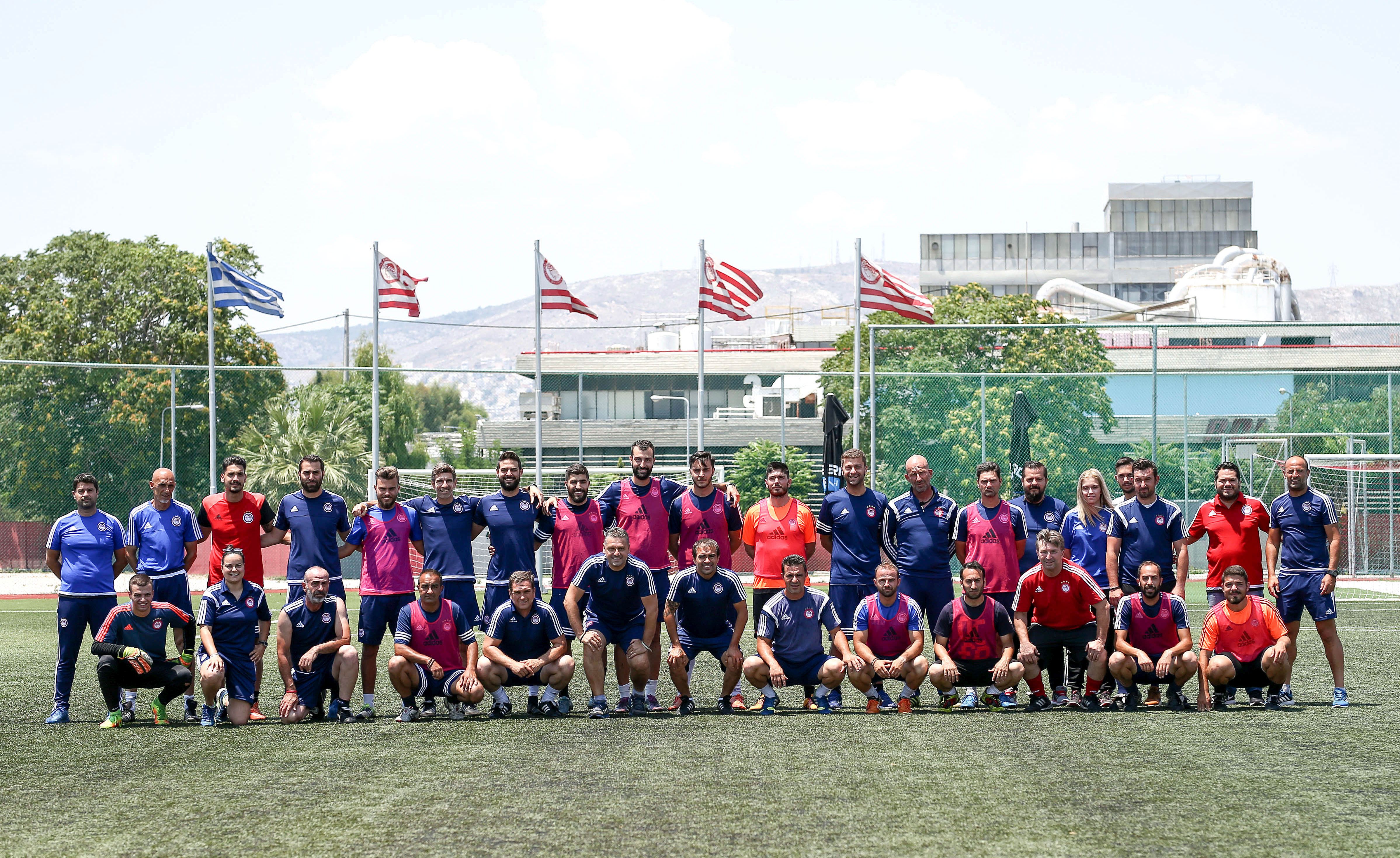 Μαγεία και συγκίνηση στο φιλικό Σχολών-Ακαδημίας!