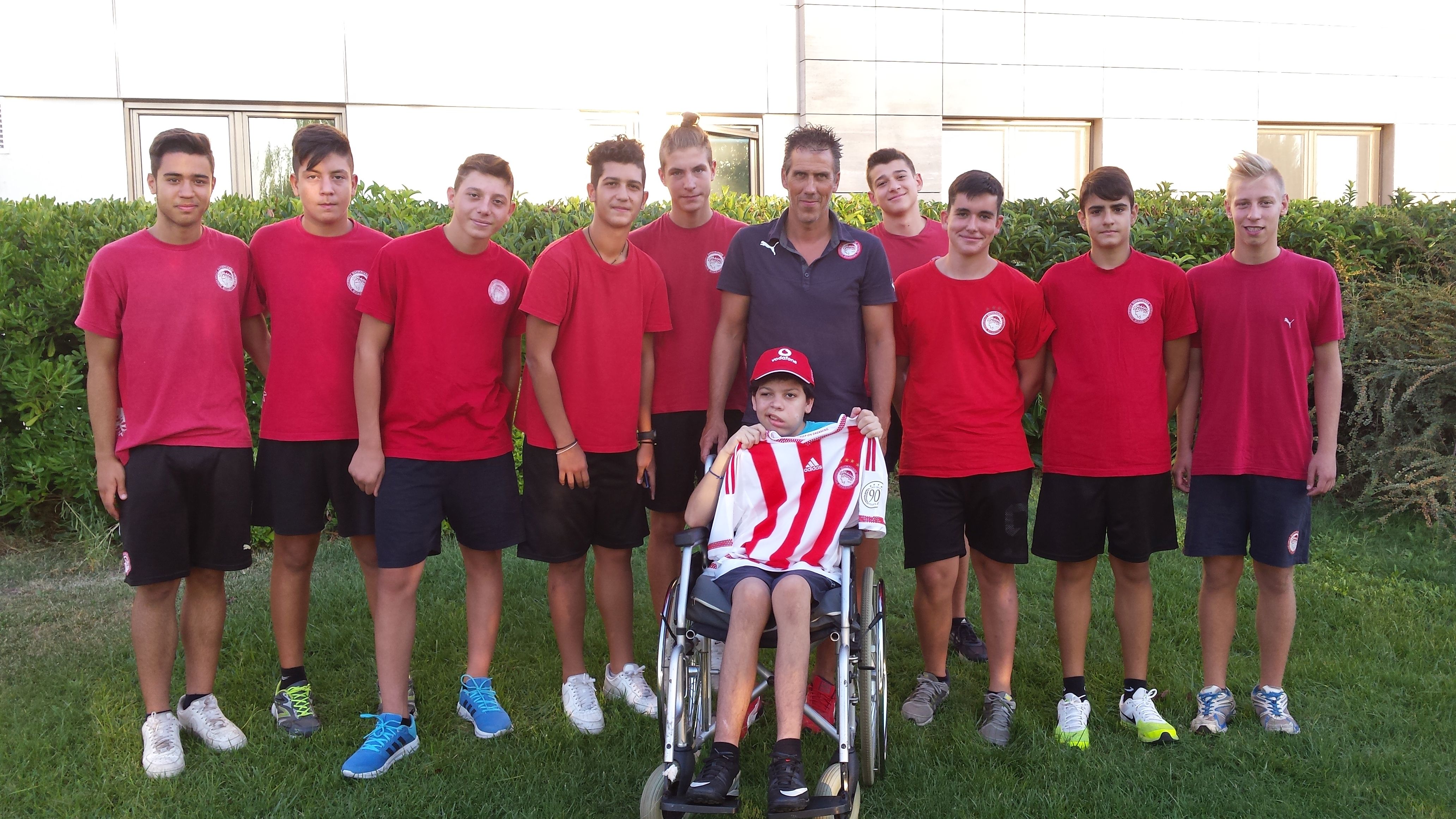 Δίπλα στον Κωνσταντίνο ο Ολυμπιακός