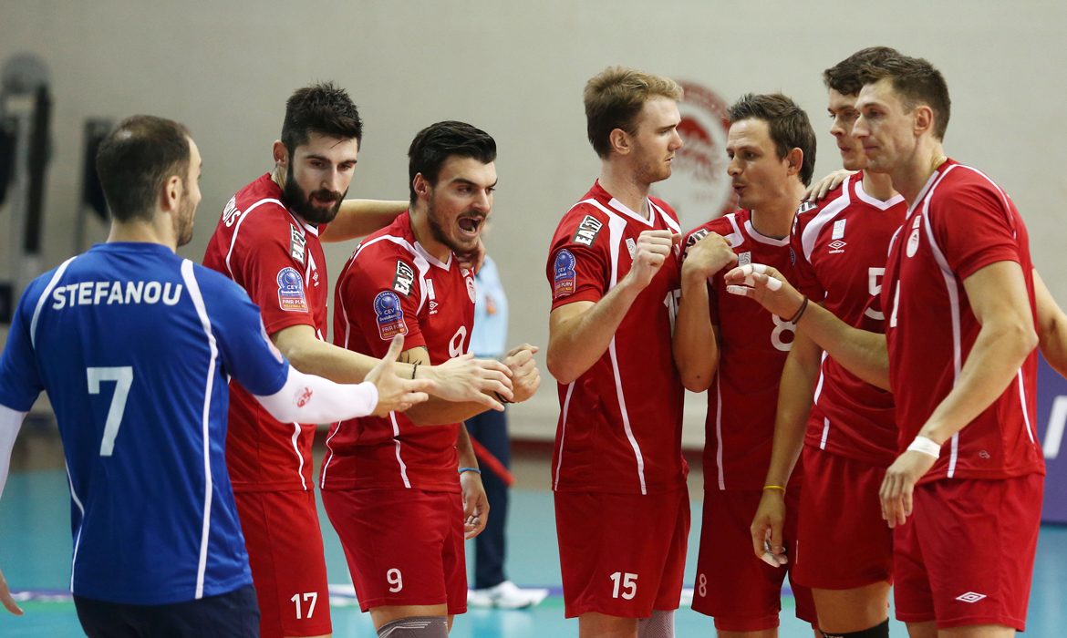 Μόνος στην κορυφή της Volleyleague